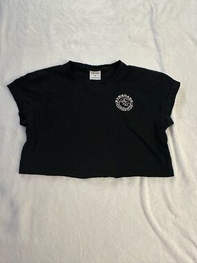 Gymshark Black Crop T-Shirt Legacy with Chest Logo